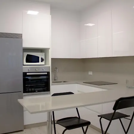 Piso Recien Reformado Galiano Διαμέρισμα *