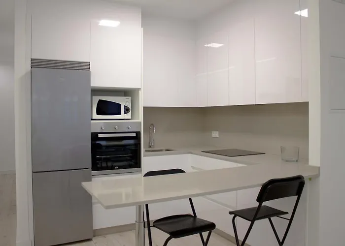 Piso Recien Reformado Galiano Διαμέρισμα *